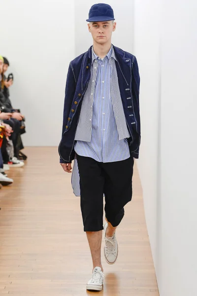 Look 15